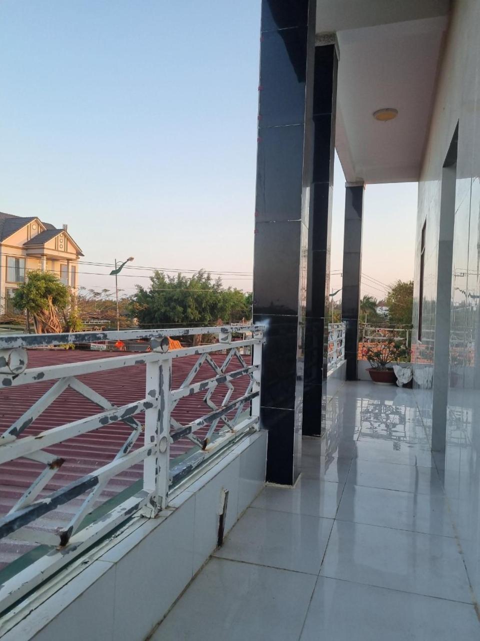 Khách sạn Ngọc Quỳnh La Gi Exterior foto